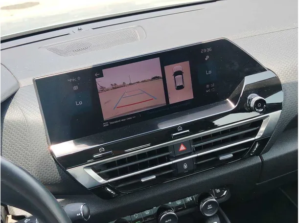 Car image 25