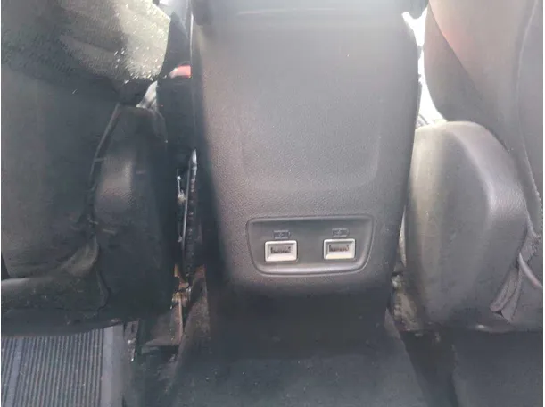 Car image 28