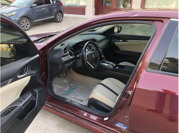 Car image 11
