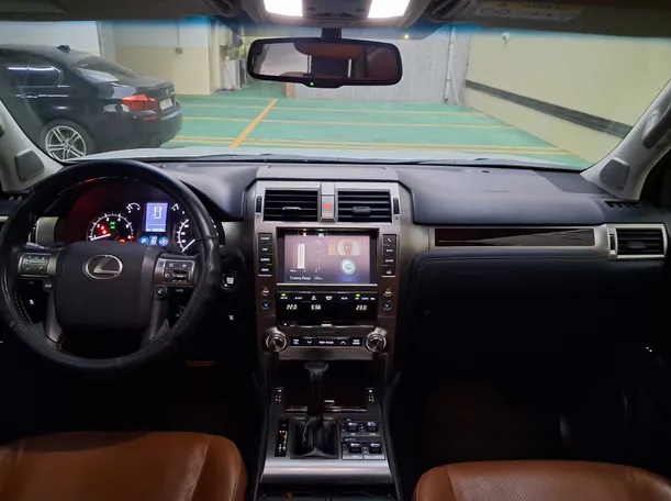 Car image 15