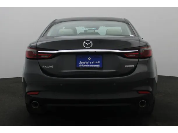 Car image 12