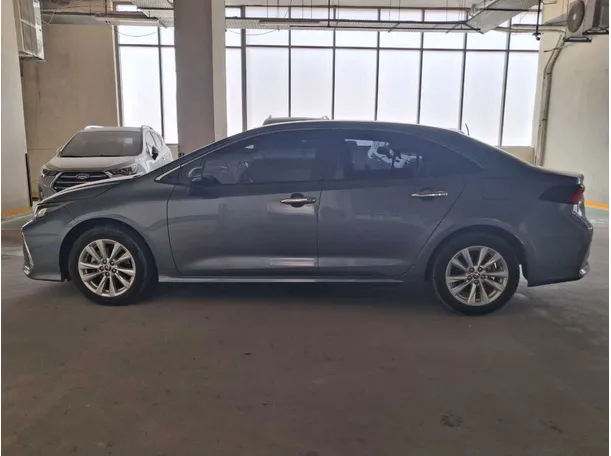 Car image 8