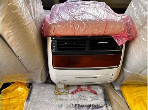 Car image 26