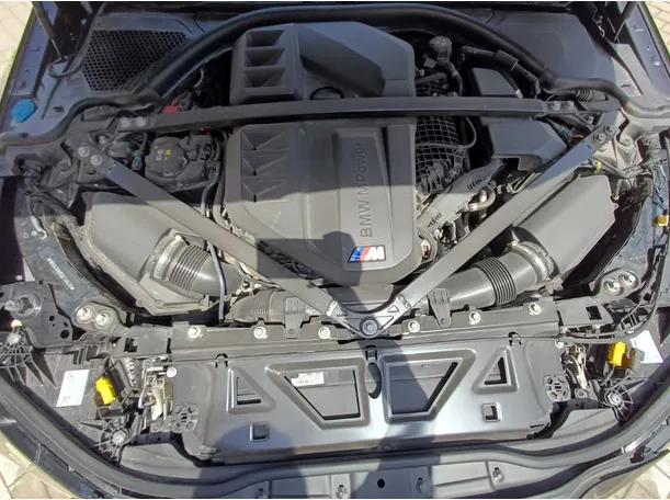 Car image 26