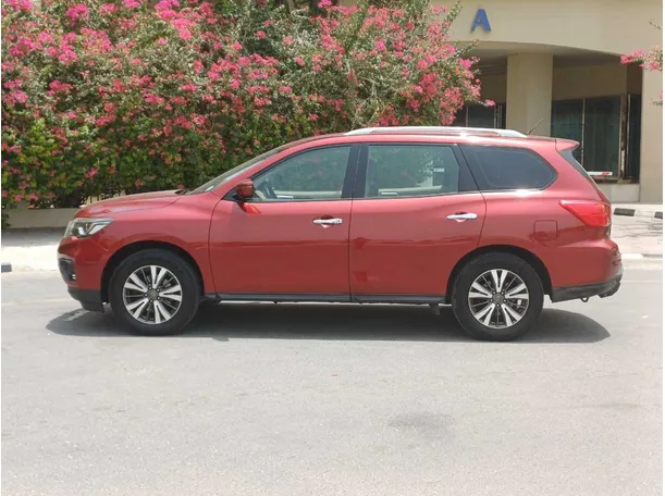 Car image 4
