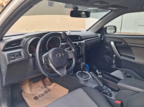 Car image 11
