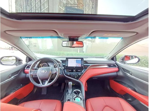Car image 14