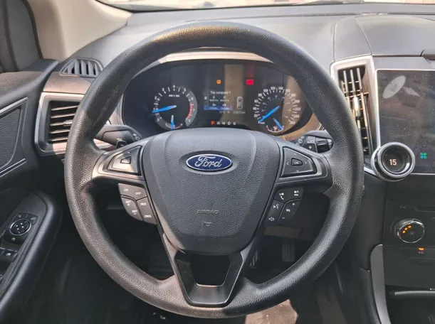 Car image 19