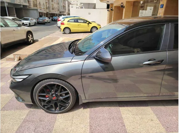 Car image 9