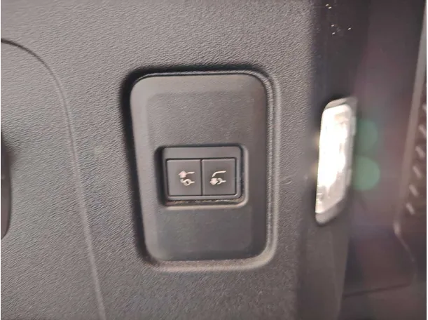 Car image 31