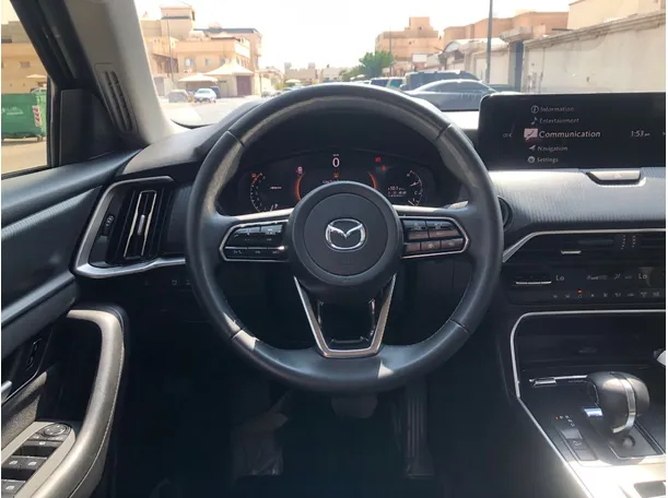 Car image 16