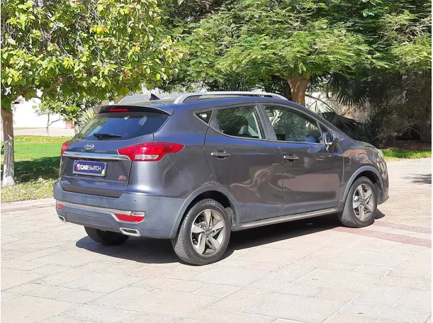 Car image 5
