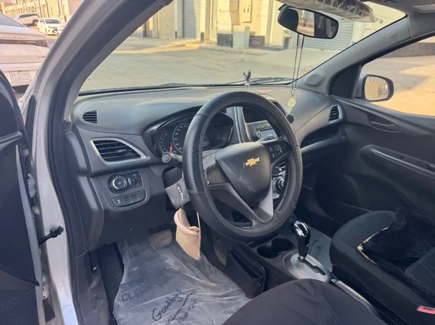 Car image 11