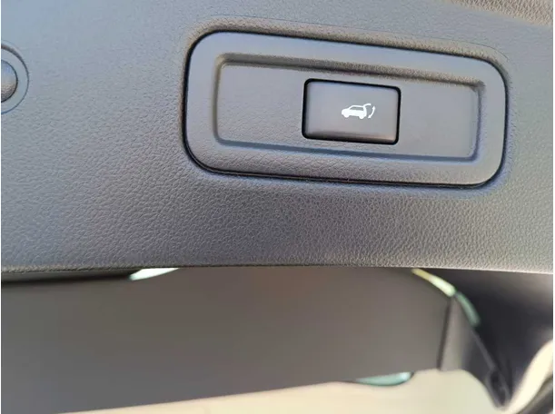 Car image 33
