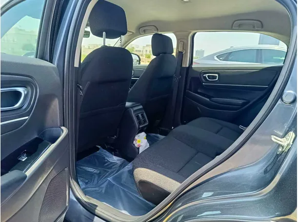Car image 19