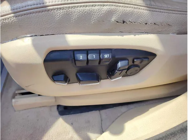 Car image 37