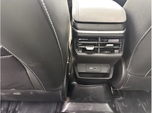 Car image 25