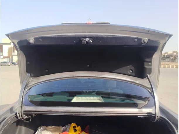 Car image 24