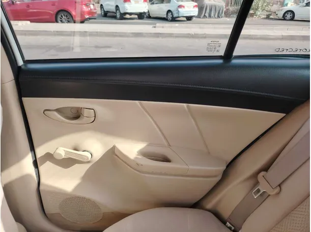 Car image 37