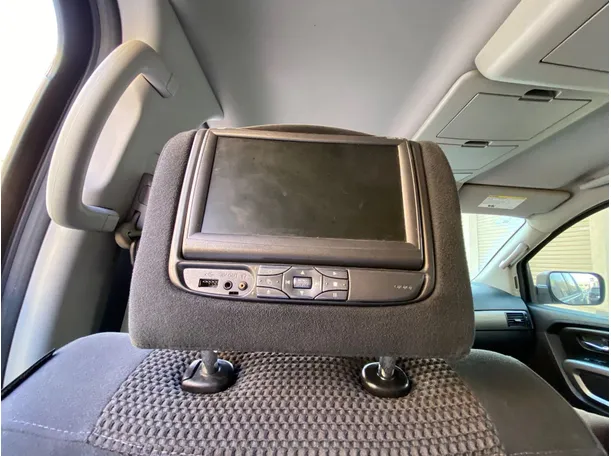 Car image 27