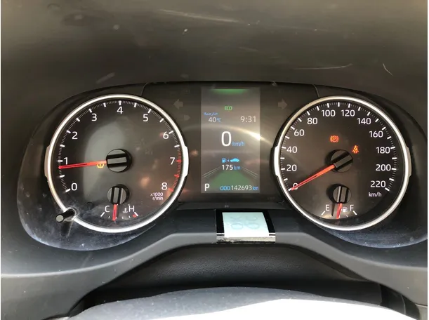 Car image 19