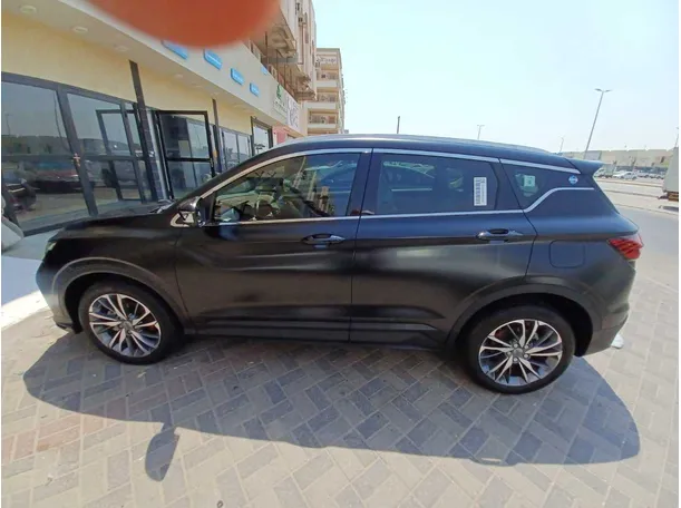 Car image 8