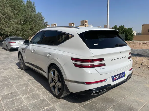 Car image 8
