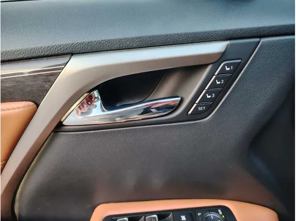 Car image 33