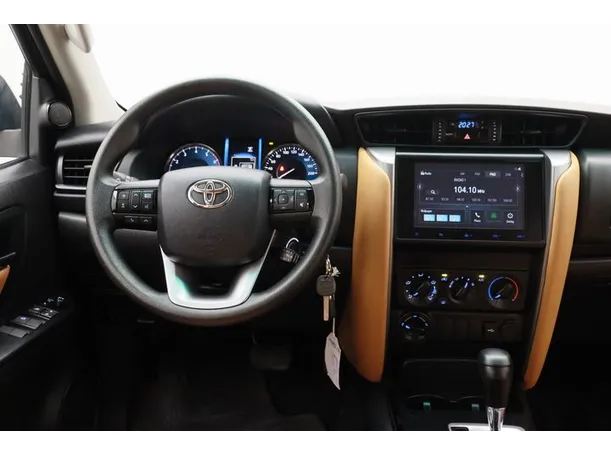 Car image 15