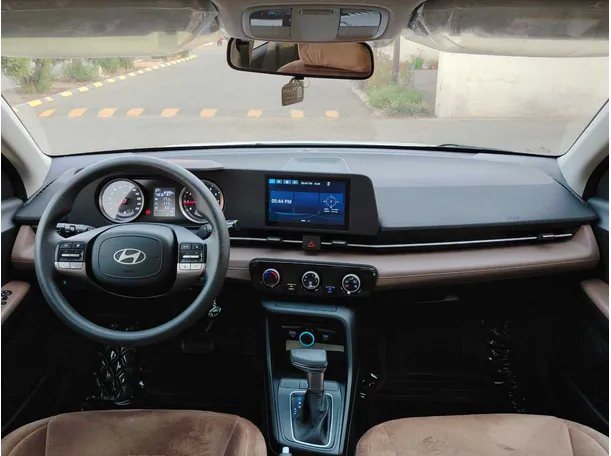 Car image 17