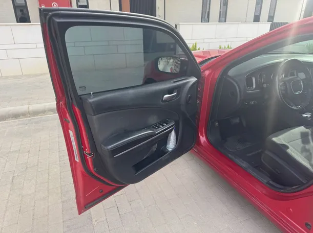 Car image 10