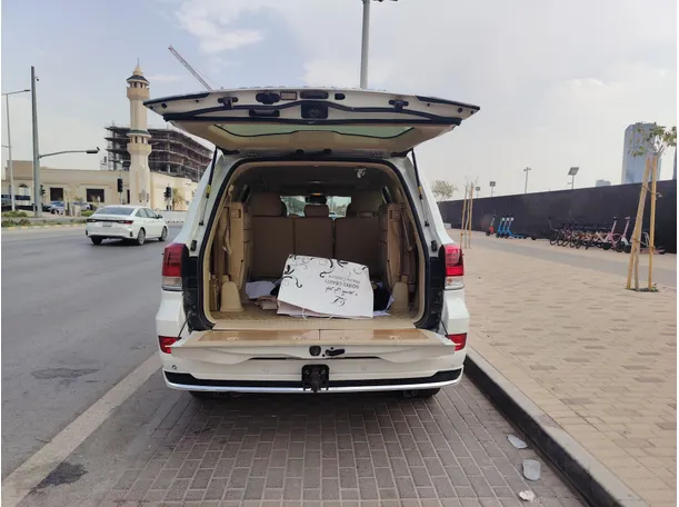 Car image 26