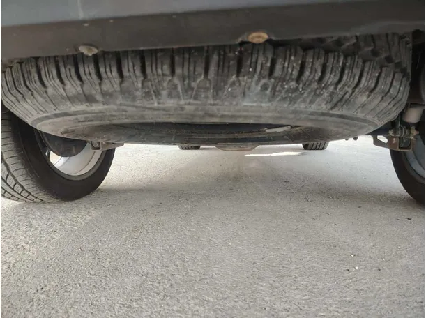 Car image 48