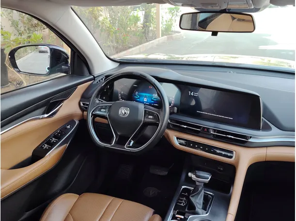 Car image 20