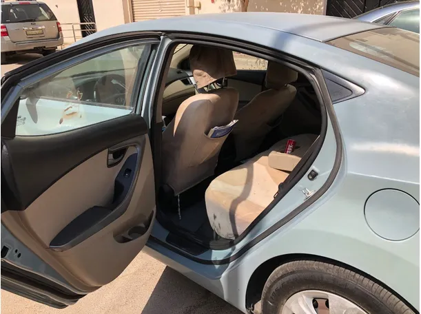 Car image 12