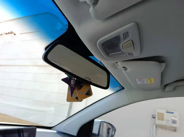 Car image 30