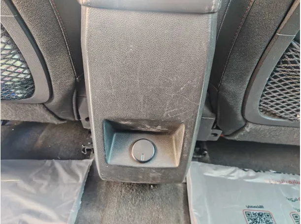 Car image 29