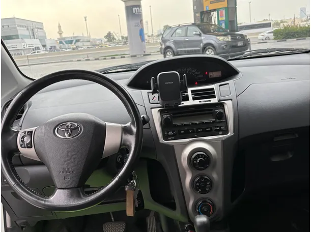 Car image 7