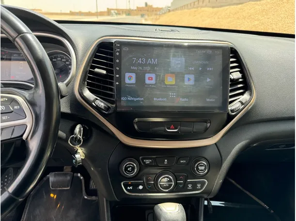 Car image 19