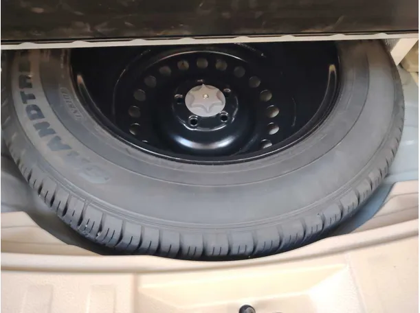 Car image 31