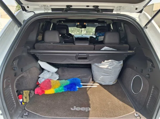 Car image 19