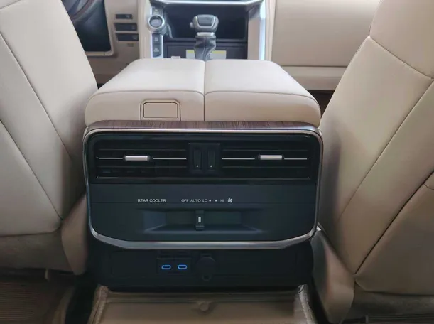 Car image 31