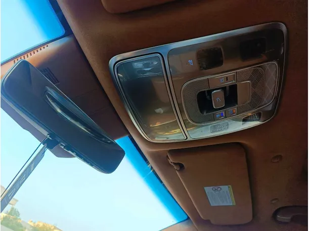 Car image 38