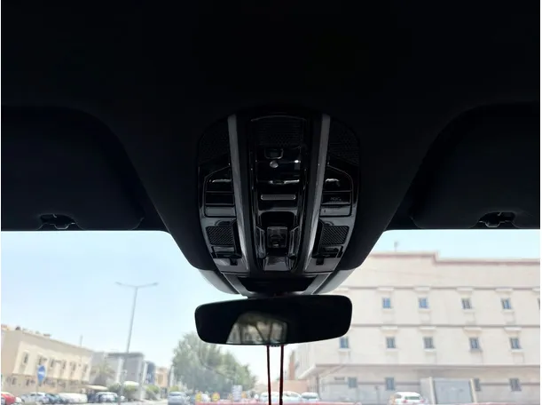 Car image 28