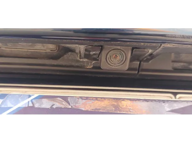 Car image 25