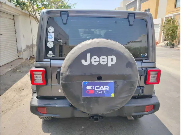 Car image 6