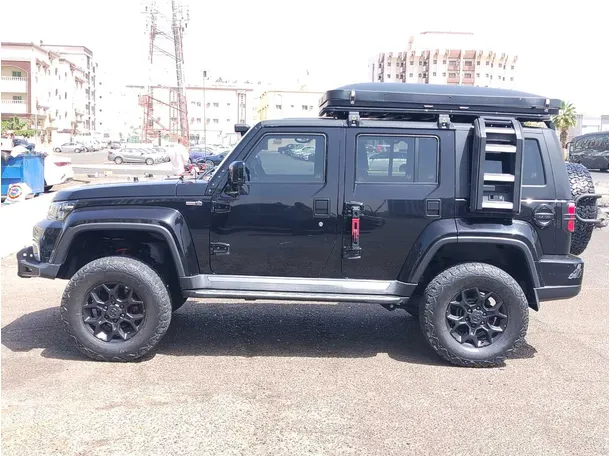 Car image 8