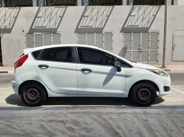 Car image 8