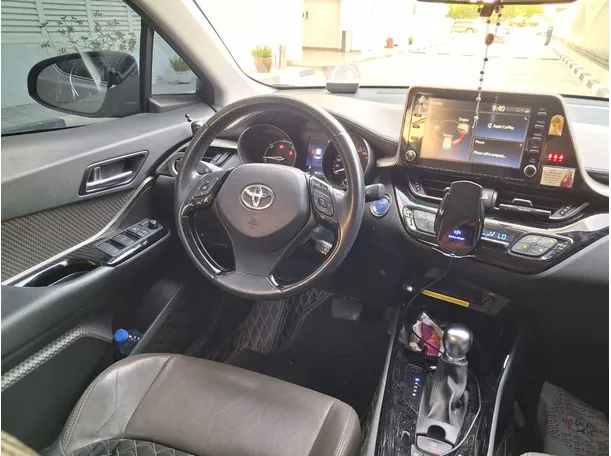 Car image 16