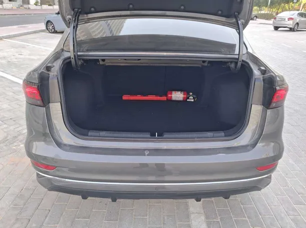 Car image 20